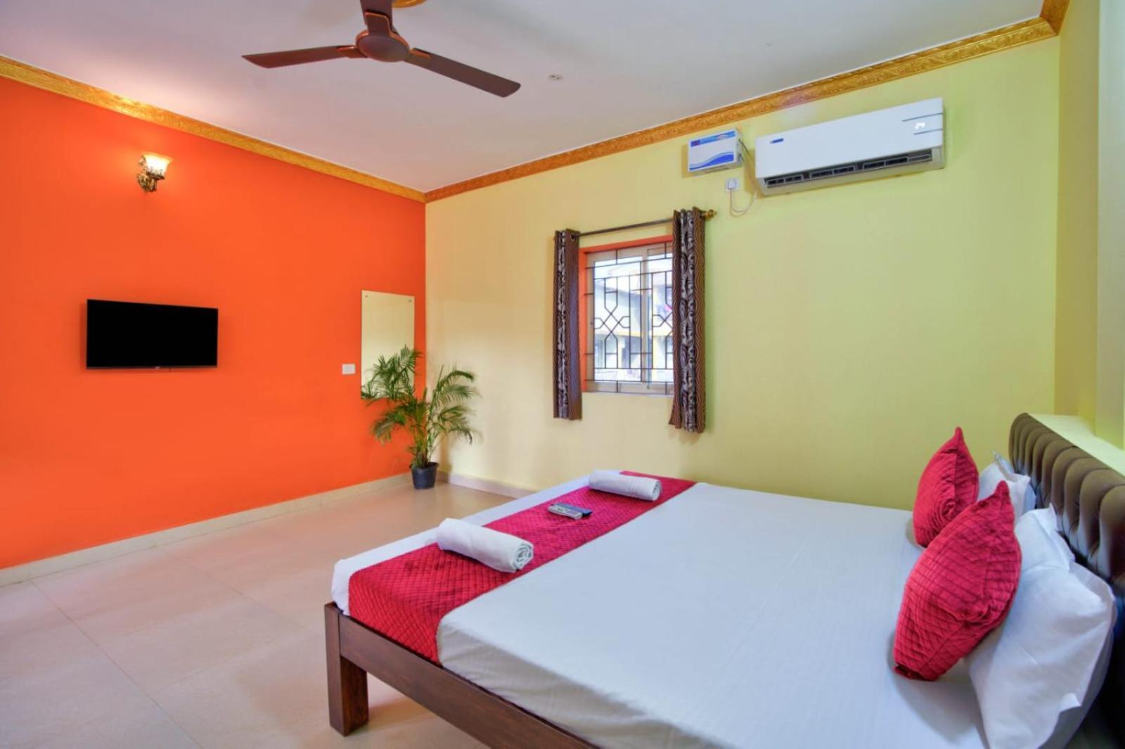 Hotel Savita Calangute Ngoại thất bức ảnh